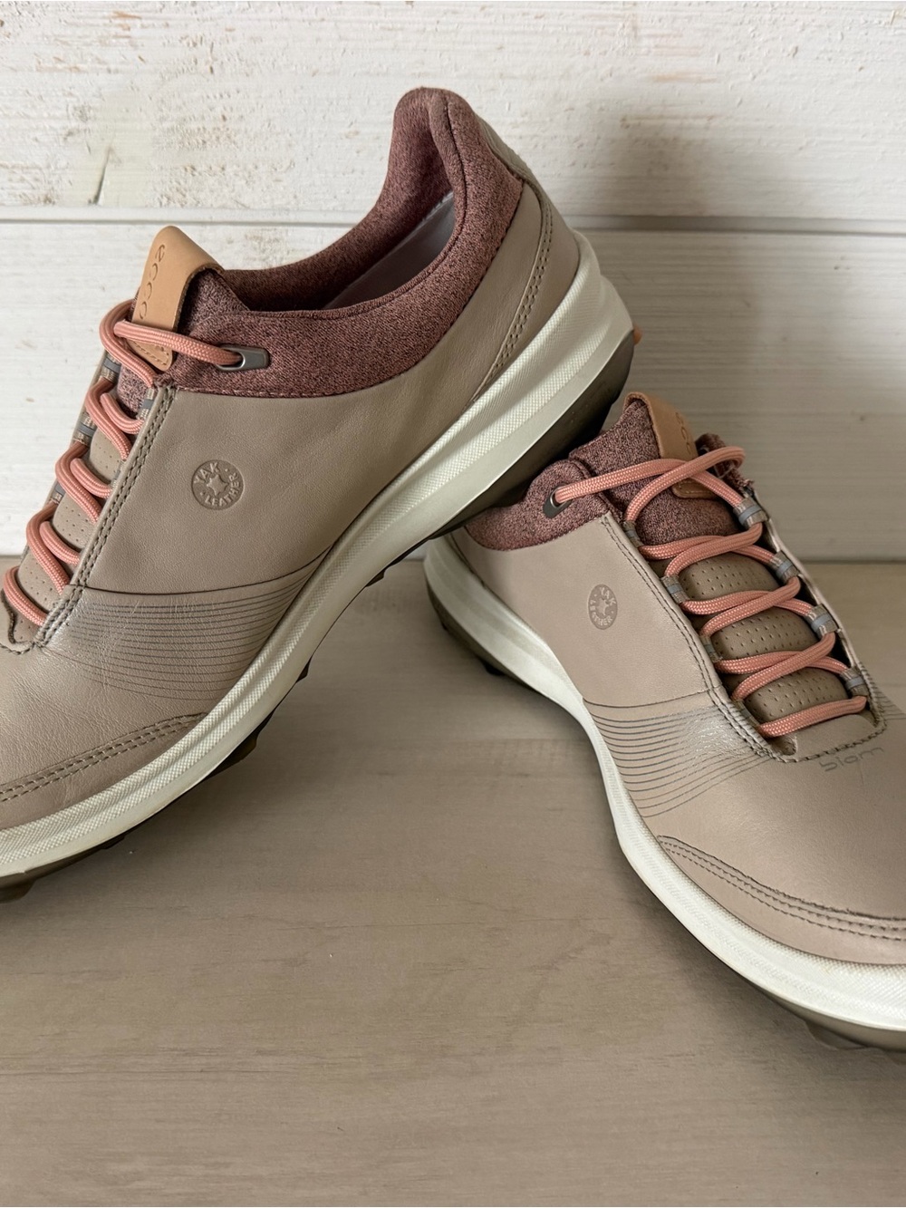 ECCO Biom Men's Golf Shoes US 8 Beige/Pink Low Top Lace-Up Rubber Cleat NEW